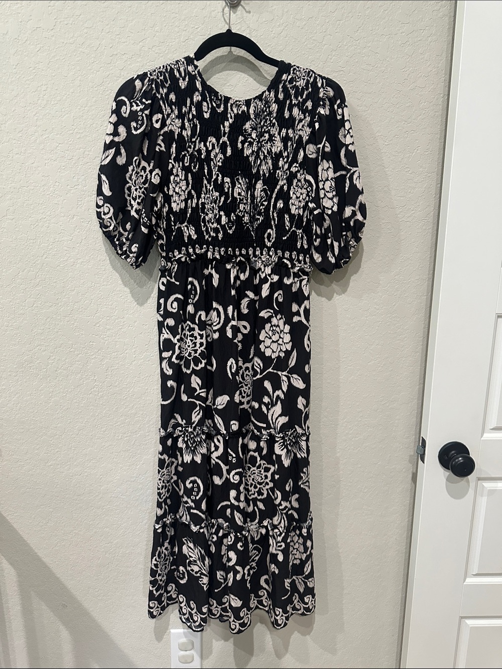 Black and White Floral Puff-Sleeve Midi Dress - Maternity